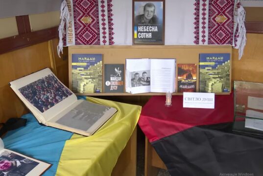 До 30-річчя наймолодшого Героя Небесної Сотні у Тернополі презентували виставку “Світло душі”