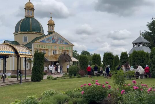 Як релігійна громада Чортківщини зустрічає Зелені свята в умовах війни